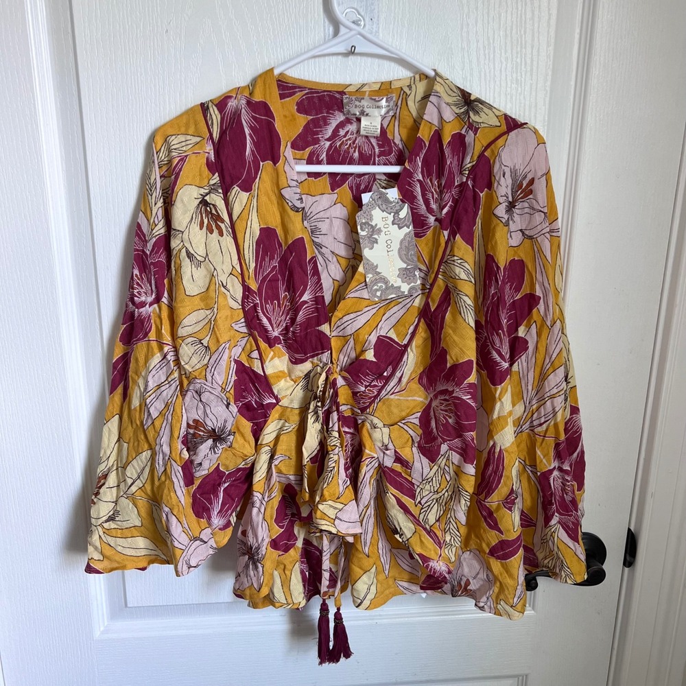 B.O.G Collective Gold Fuchsia Floral Tie Front Tassel Blouse WG926176 Small NEW